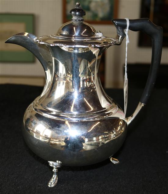 George V silver baluster hot water jug, Sheffield 1919, Harrison Bros & Howson